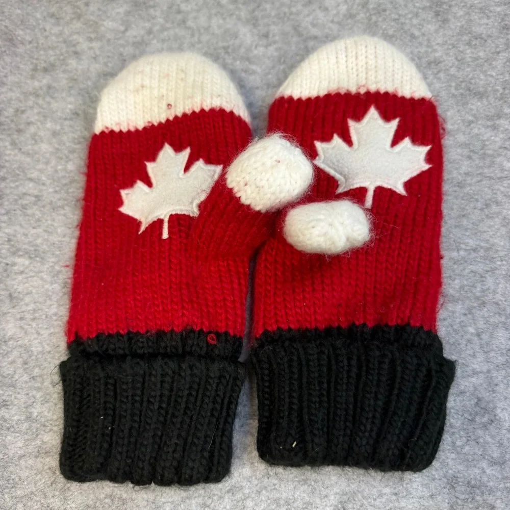 Hudson's Bay Team Canada Olympic Mittens Red White Black Knit Fleece Lined